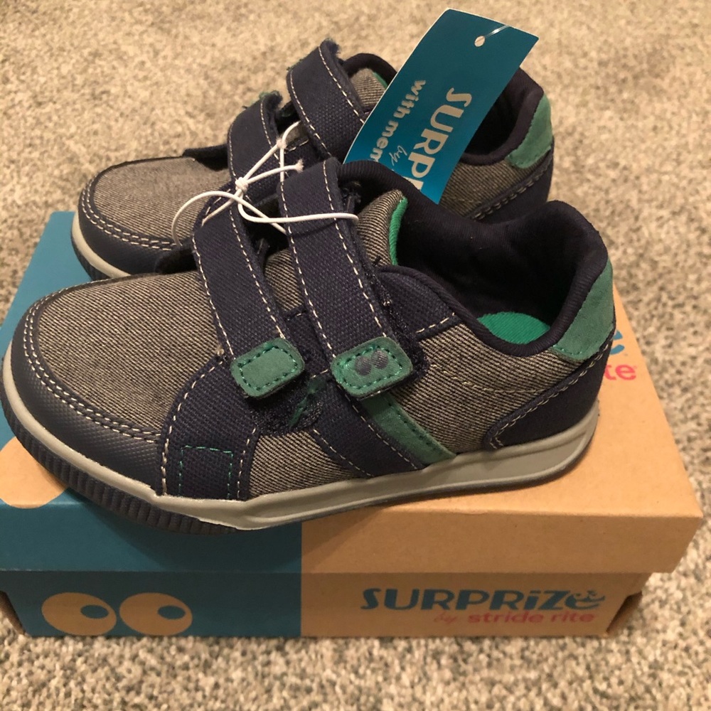 New navy/green toddler athletic shoe